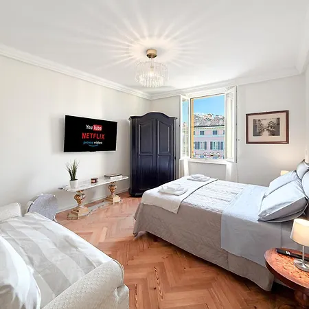 Attico D'autore In Piazza Con Vista Ghirlandina Modena