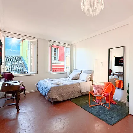 Attico D'autore In Piazza Con Vista Ghirlandina Apartmán Modena