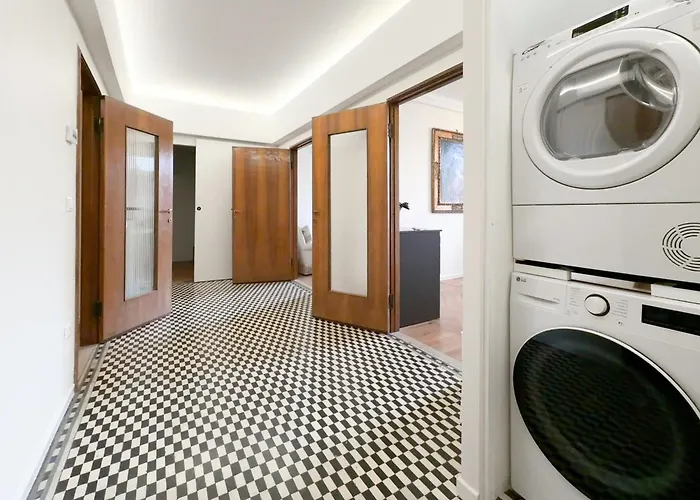 Attico D'autore In Piazza Con Vista Ghirlandina Apartamento *